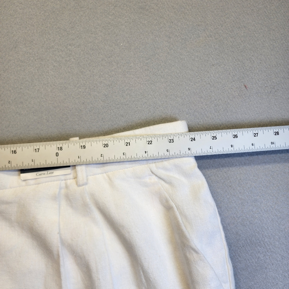 NWT Abercrombie & Fitch White Curve Love Linen-Blend Tailored Shorts - 24W - Picture 12 of 13